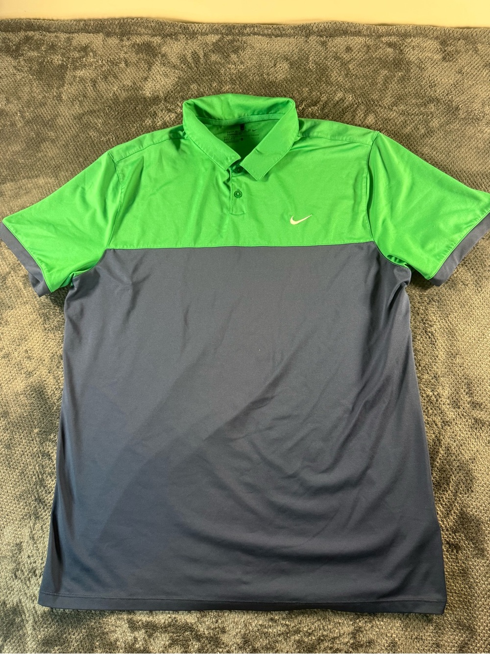 Nike Golf Dri-FIT colorblock short-sleeve polo shirt in a green and navy/gray L